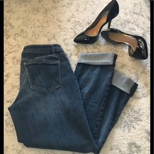 WHITE HOUSE-BLACK MARKET CROP JEANS